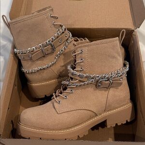 Steve Madden Tan Kids Boots with Silver Chain 3